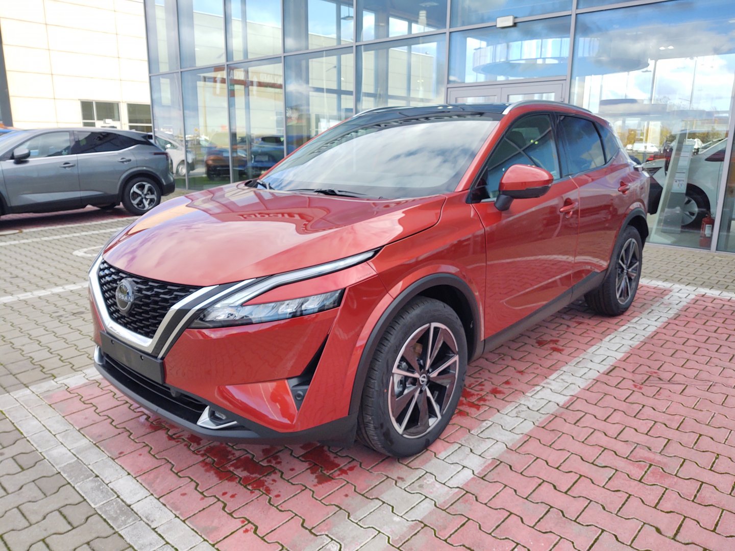 Nissan Japan Motors autoryzowany dealer Nissana