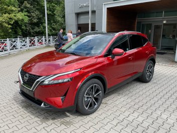 Nissan Qashqai 1,3 140 KM MHEV N-connecta / Pakiet Zimowy / Pakiet Stylistyczny+ / 2 WD /  2023R.