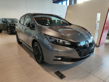 Nissan LEAF N-Connecta   2022R.