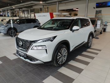 Nissan X-Trail Tekna  4WD R.<br /><small>(Samochód używany)</small>